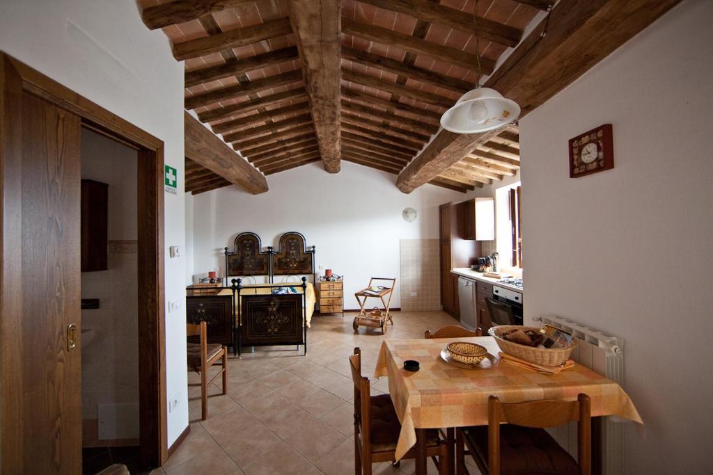 Hermitage Holidays Gallicano Habitación foto